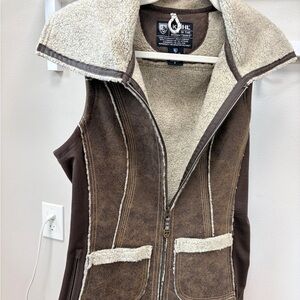 KÜHL Sherpa Lined Faux Shearling Vest Brown Zip Outdoor Vest Women’s Small